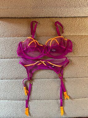 Honey Birdette Sakia Bra & Garter Set Pink 36D / M